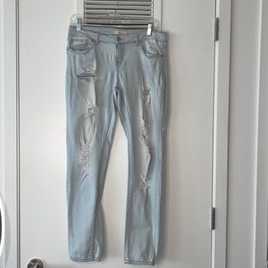 Refuge Distressed Light Wash Jeans - Light Denim Blue